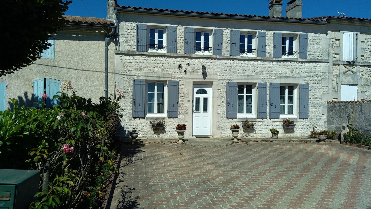 Photo of Outdoor in Pons