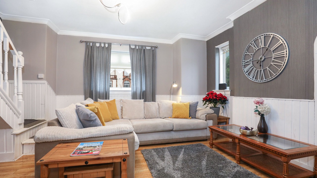 Photo of Livingroom in Gilmerton