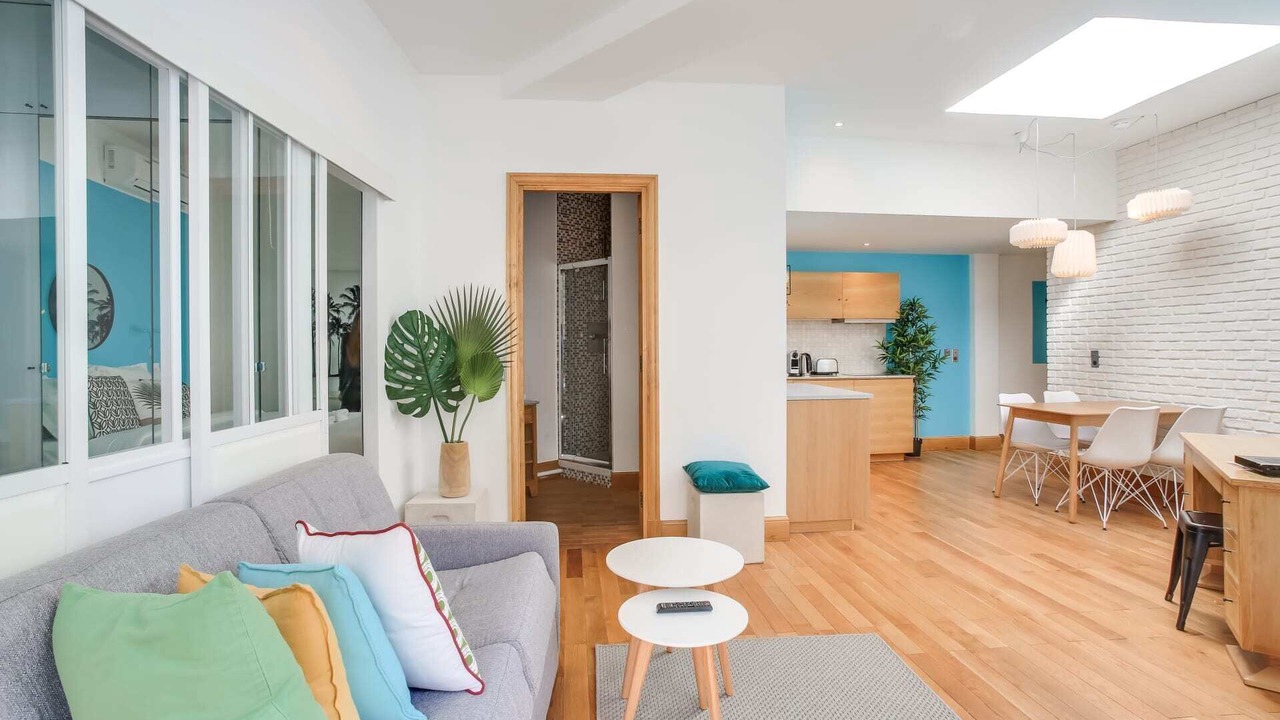 Photo of Livingroom in Republique–Point-du-Jour
