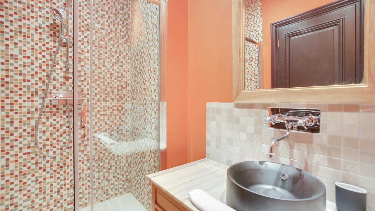 Photo of Bathroom in Republique–Point-du-Jour