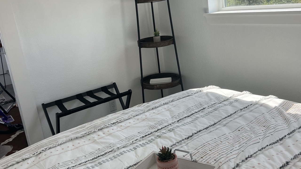 Photo of Bedroom in King's River Township