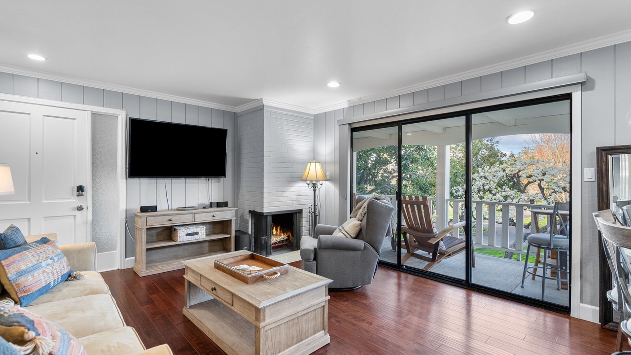 Photo of Livingroom in Vichy Springs