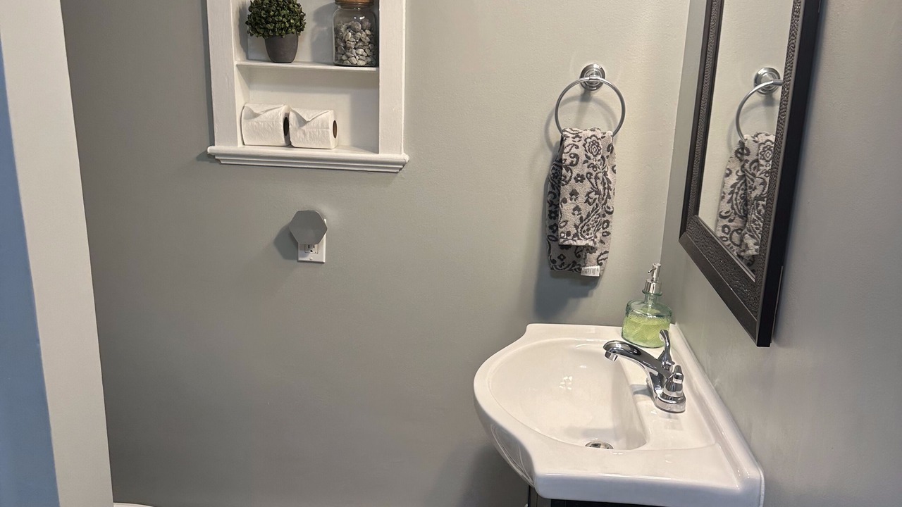 Photo of Bathroom in Warren