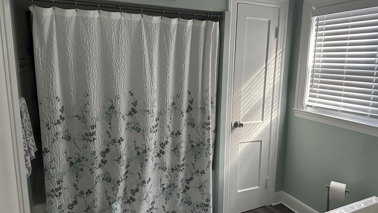 Photo of Bathroom in Warren