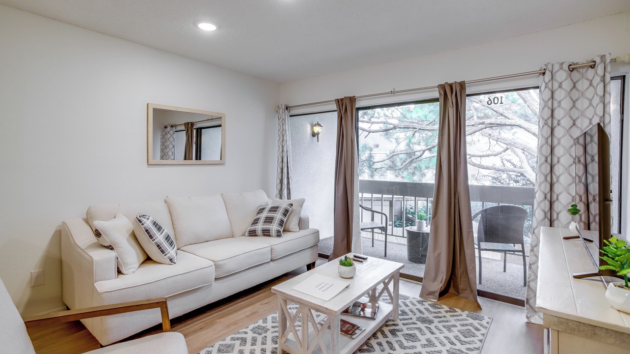 Photo of Livingroom in Walden on Lake Conroe