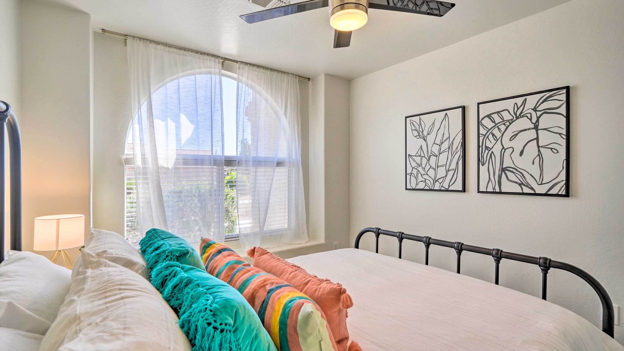 Photo of Bedroom in Paradise Valley Village