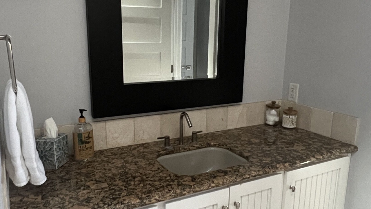 Photo of Bathroom in Oroville