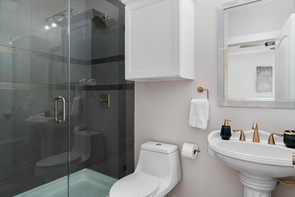 Photo of Bathroom in Kingsland