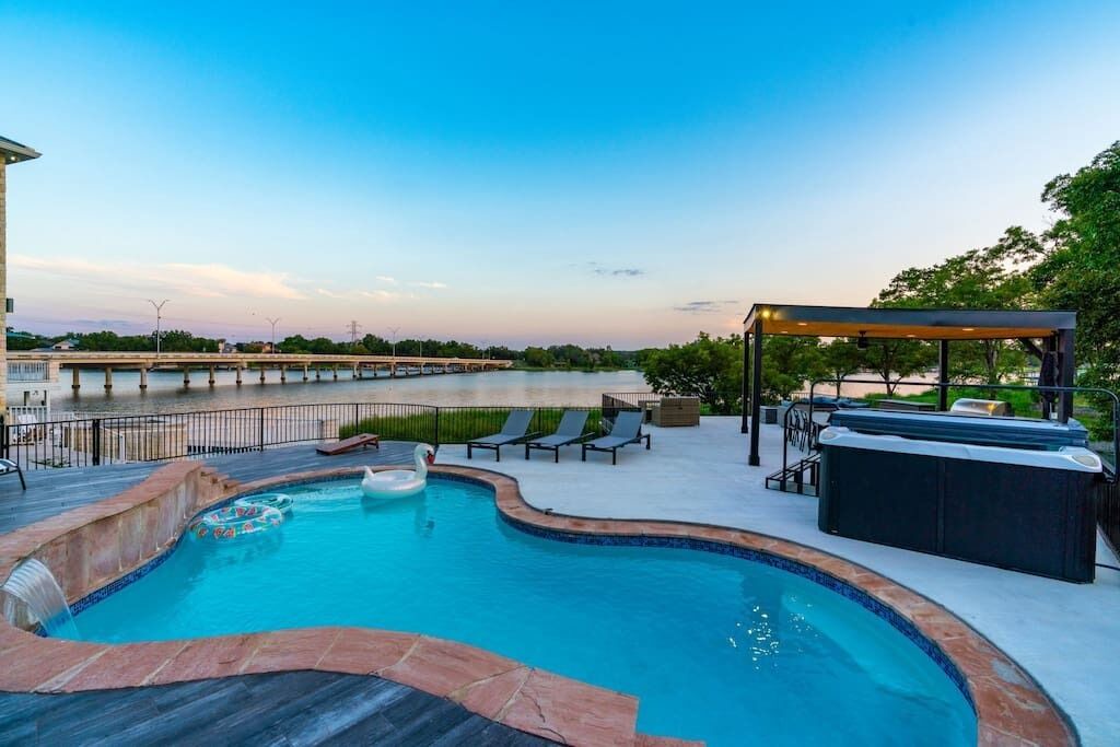 Photo of Outdoor in Kingsland