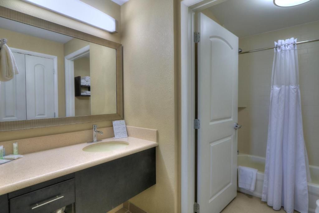Photo of Bathroom in Farragut