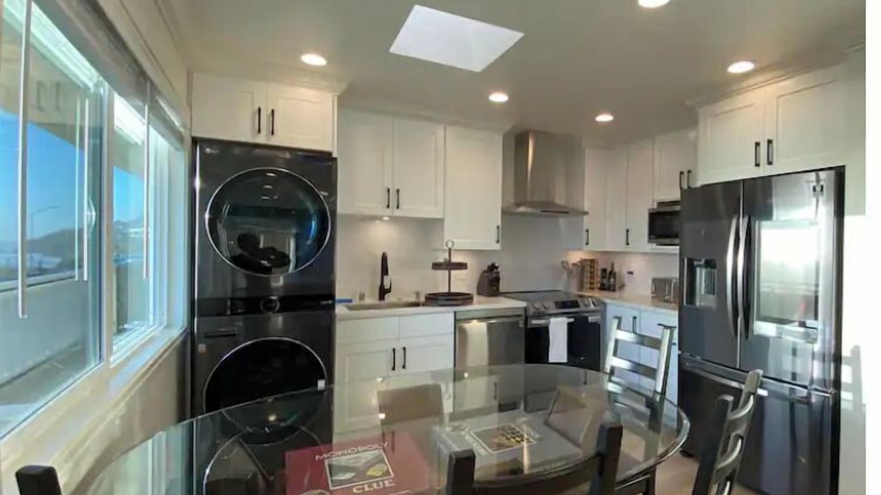 Photo of Kitchen in Edgemar - Pacific Manor