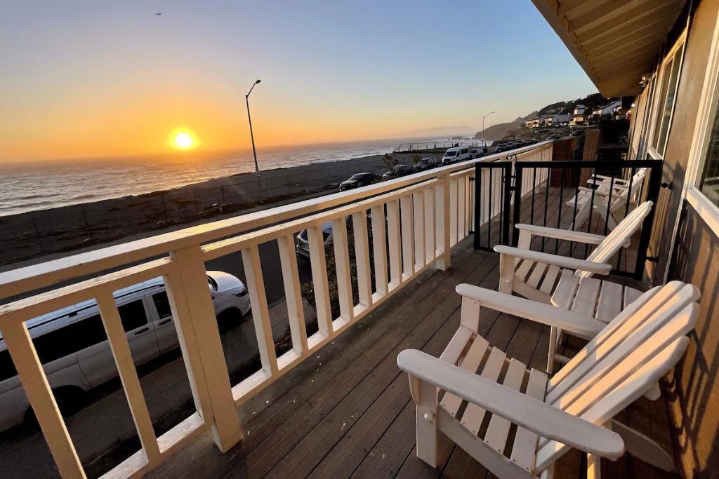 Photo of Patio Balcony in Edgemar - Pacific Manor