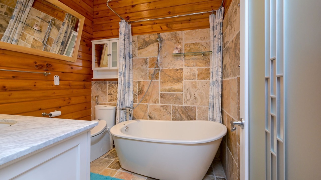 Photo of Bathroom in Terra Nova