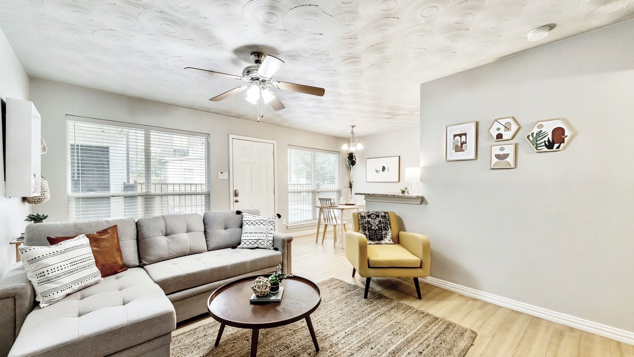 Photo of Livingroom in Old East Dallas