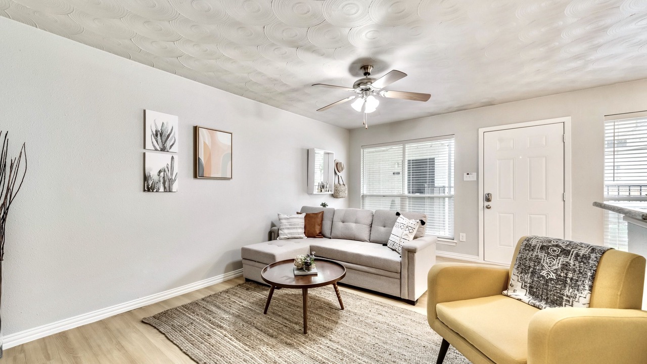Photo of Livingroom in Old East Dallas