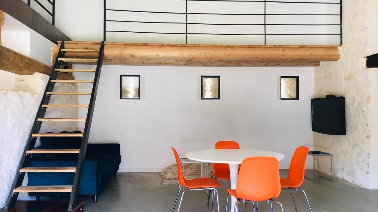 Photo of Others in Murs