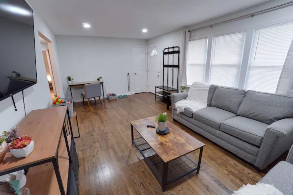 Photo of Livingroom in Merriam