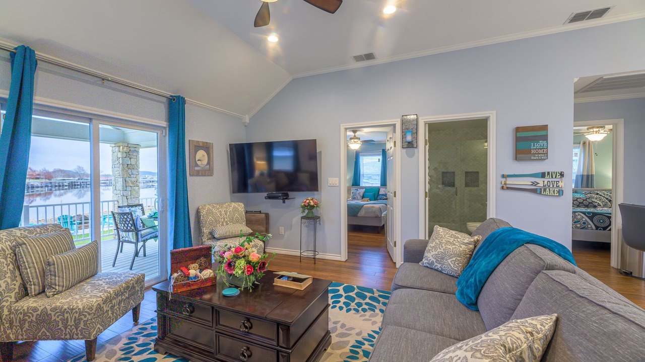 Photo of Livingroom in Graford