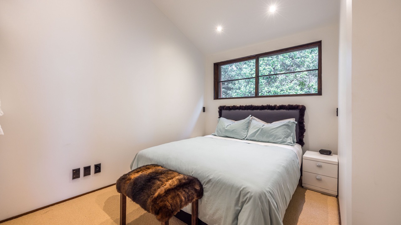 Photo of Bedroom in Titirangi