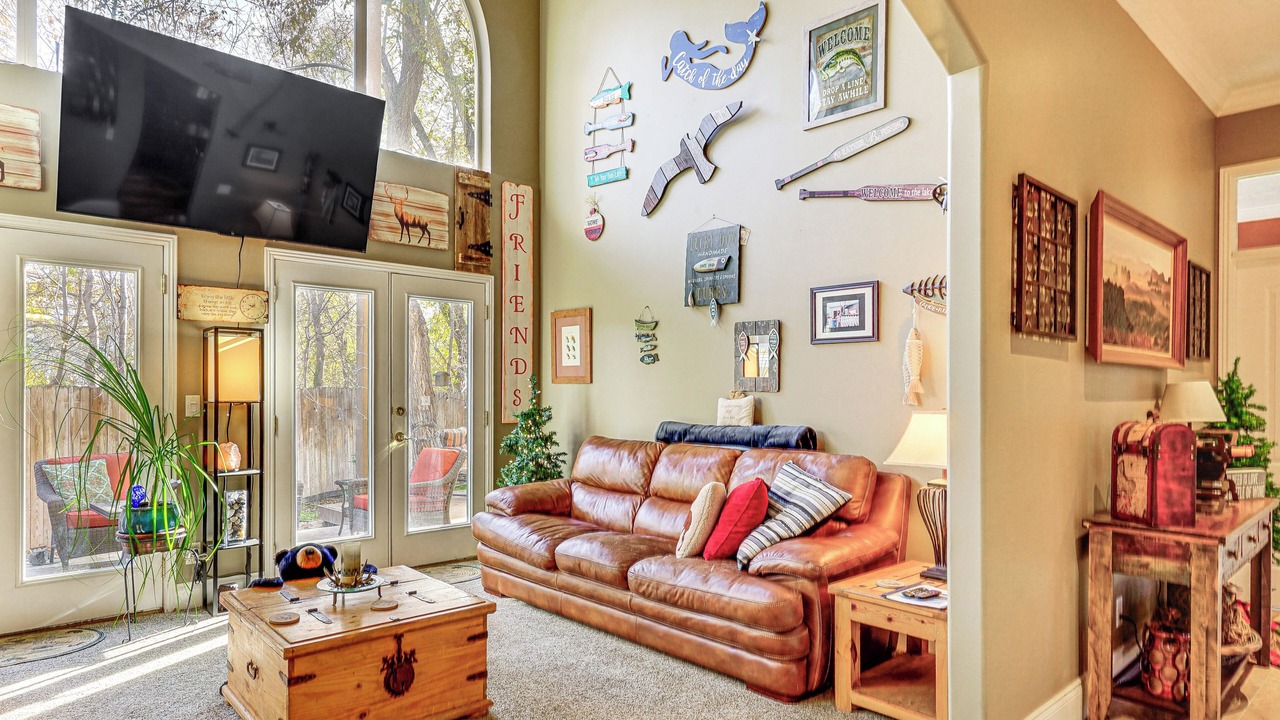 Photo of Livingroom in Millcreek