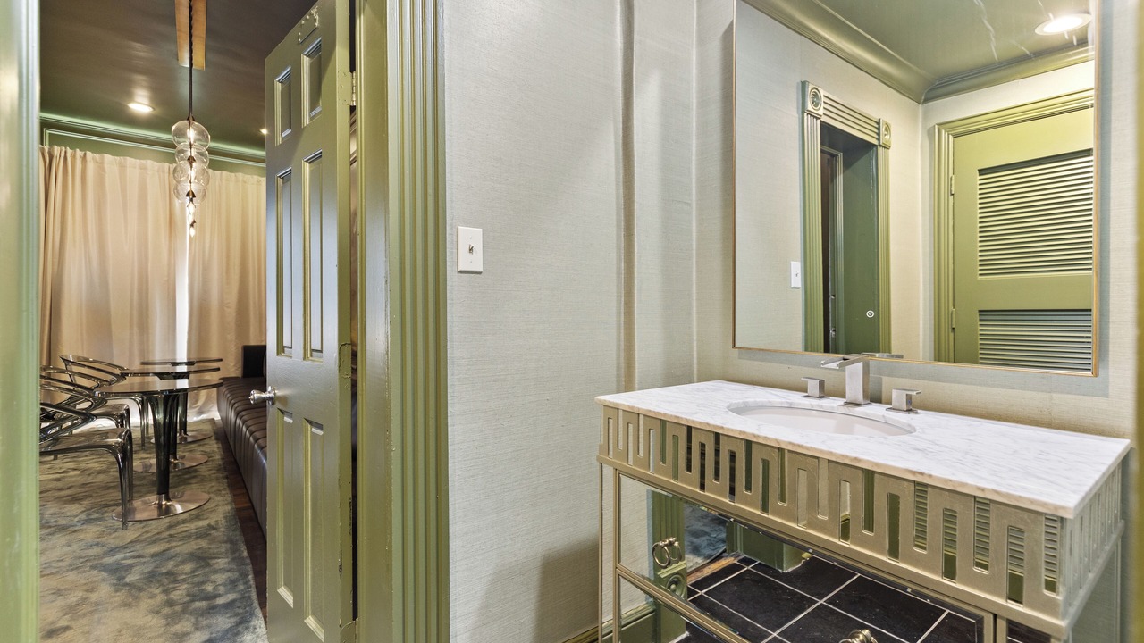 Photo of Bathroom in Peak's Suburban Addition