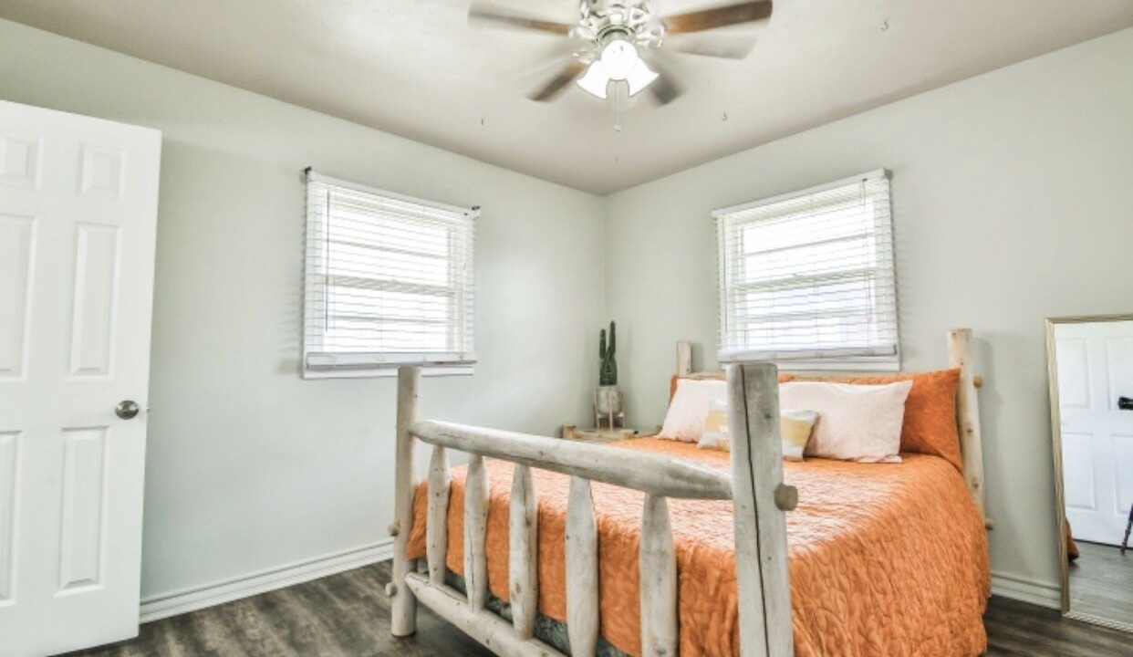 Photo of Bedroom in North by Northwest