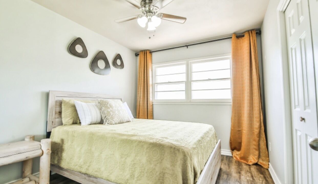Photo of Bedroom in North by Northwest