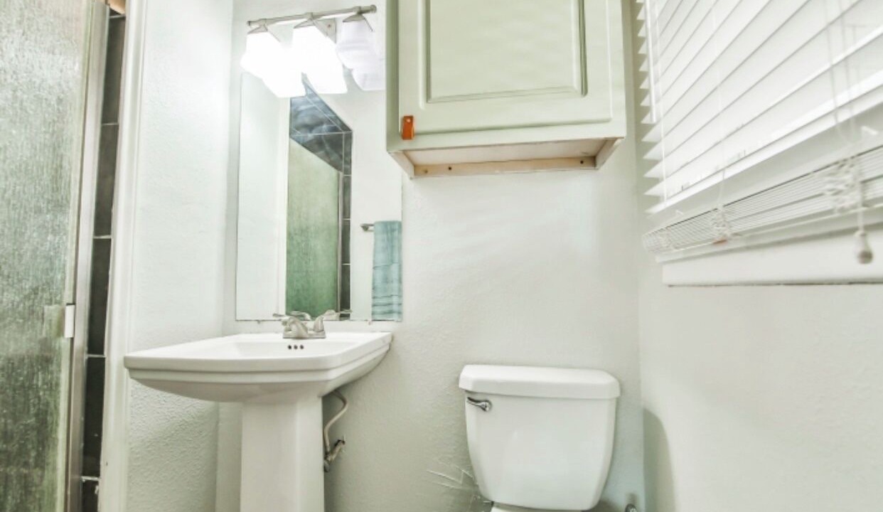 Photo of Bathroom in North by Northwest
