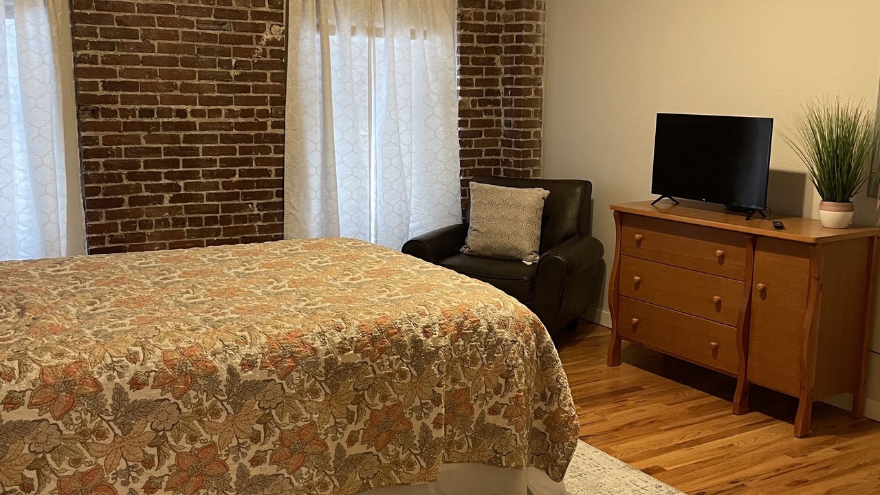 Photo of Bedroom in Webb City