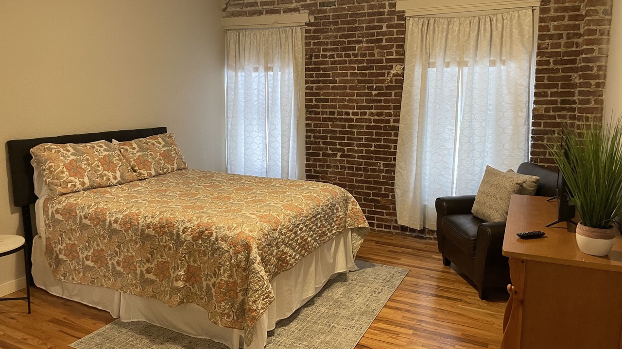 Photo of Bedroom in Webb City