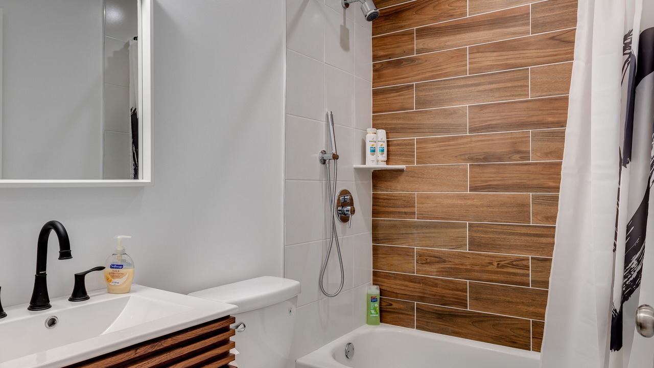 Photo of Bathroom in Powelton Village