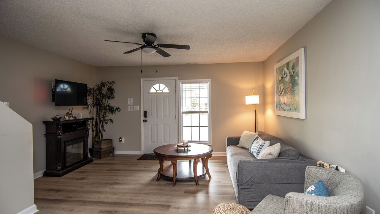 Photo of Livingroom in Jacksonville