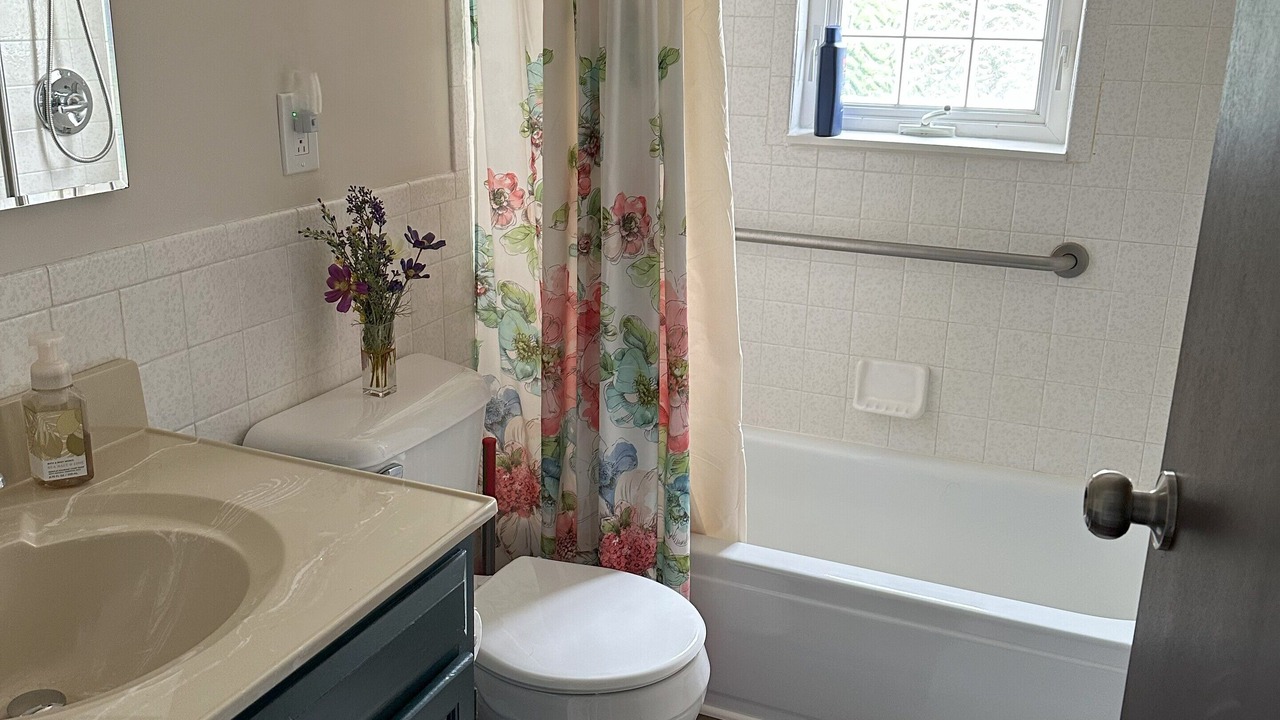 Photo of Bathroom in Lake Manuka