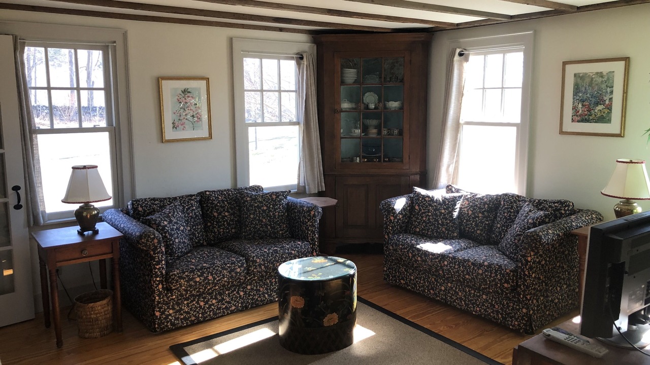 Photo of Livingroom in Litchfield