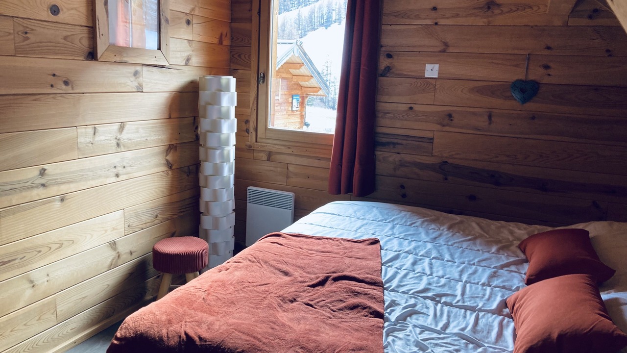 Photo of Bedroom in Molines-en-Queyras