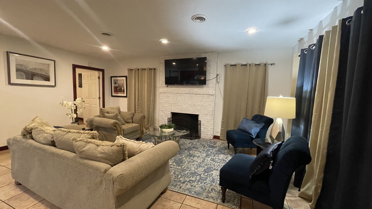 Photo of Livingroom in Markham