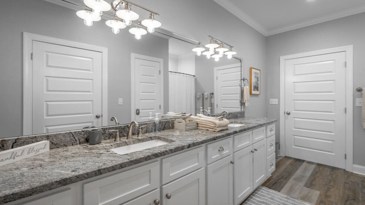Photo of Bathroom in Lookout Mountain