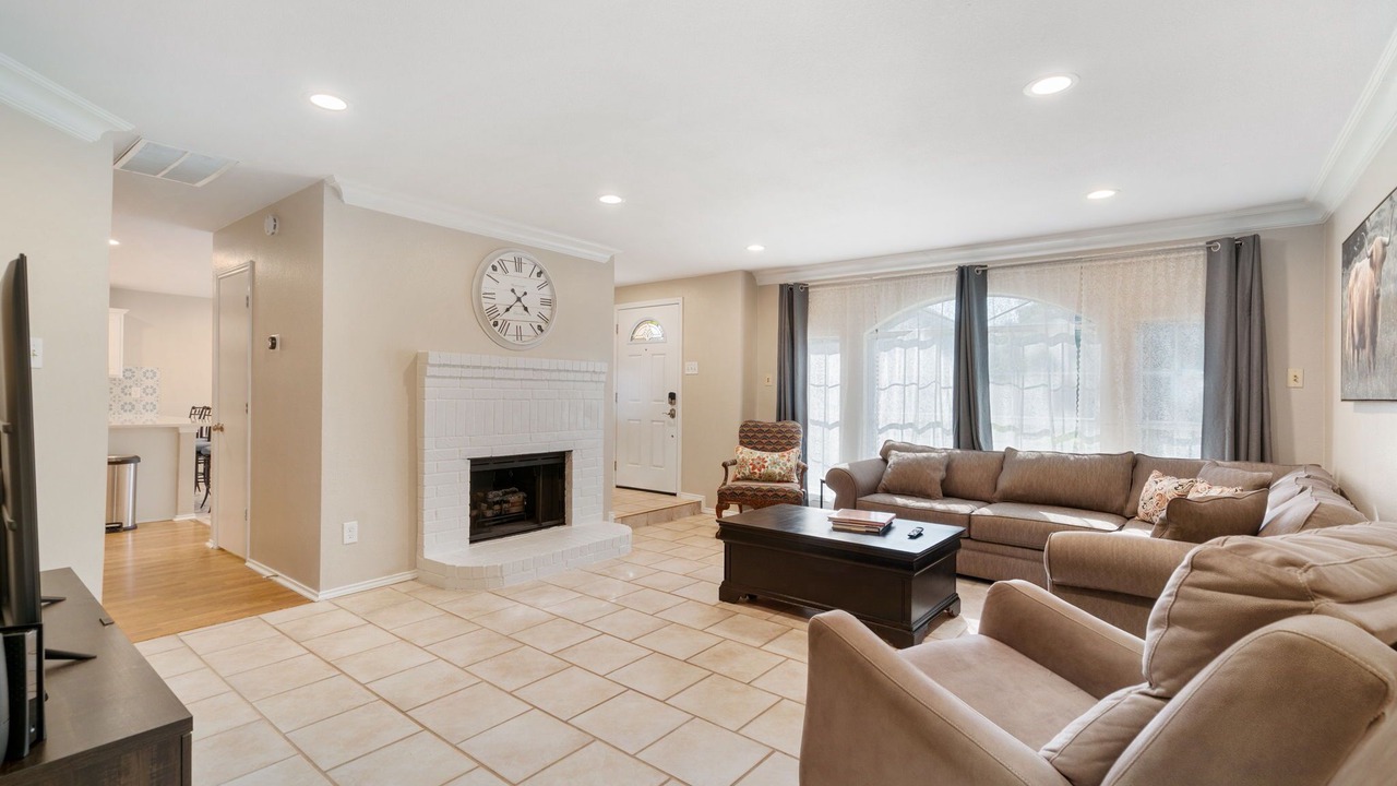 Photo of Livingroom in Lewisville