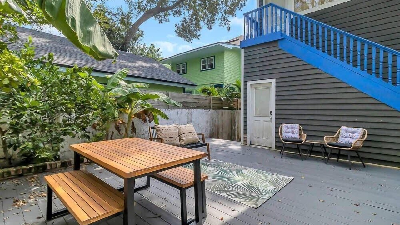 Photo of Outdoor in Five Points