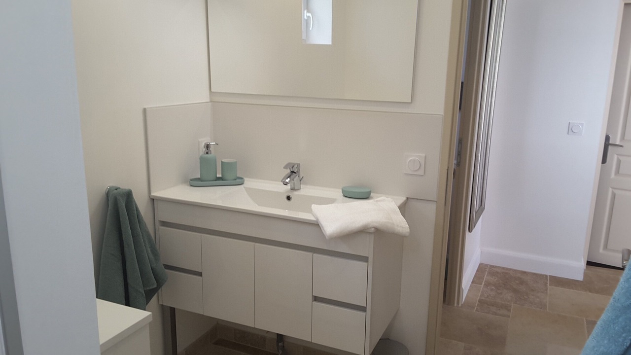 Photo of Bathroom in Saint-Sylvestre-de-Cormeilles