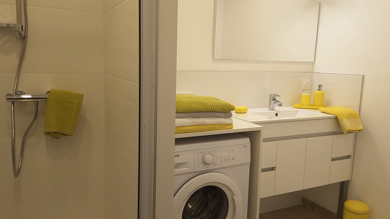 Photo of Bathroom in Saint-Sylvestre-de-Cormeilles