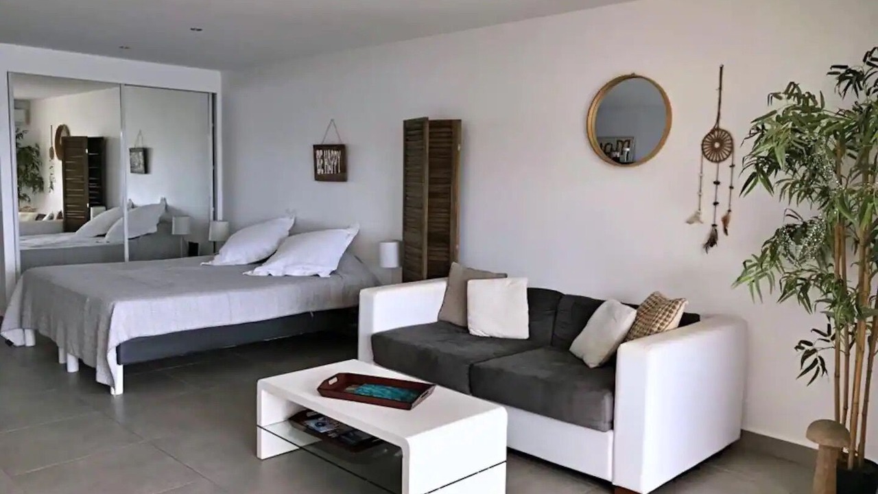 Photo of Bedroom in Cul de Sac