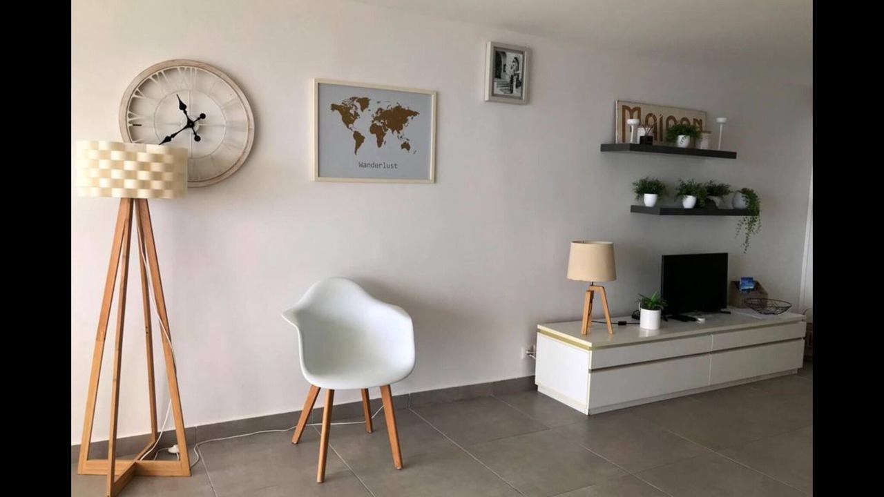 Photo of Others in Cul de Sac