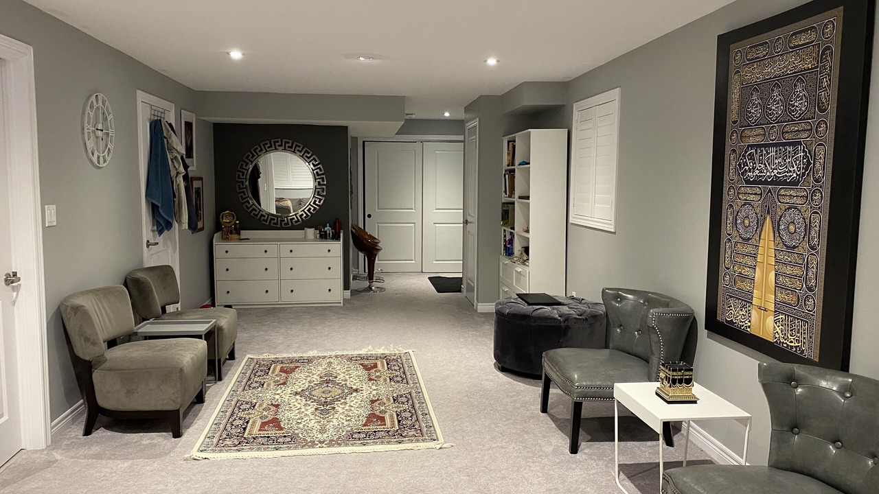 Photo of Livingroom in Halton Regional Municipality