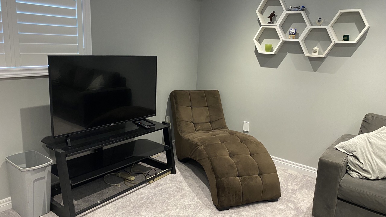Photo of Livingroom in Halton Regional Municipality