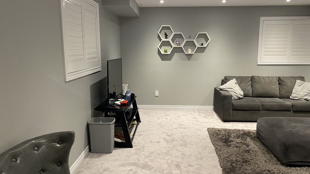 Photo of Livingroom in Halton Regional Municipality