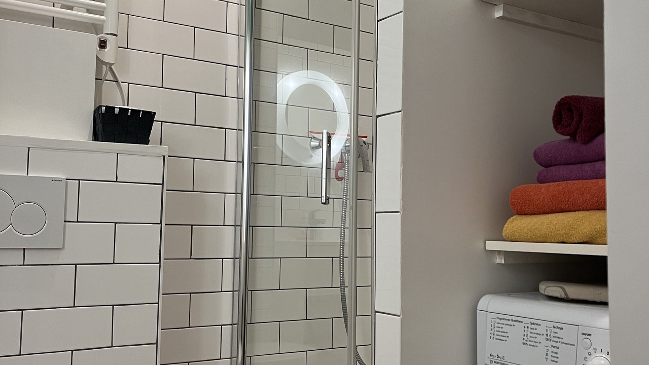 Photo of Bathroom in Arts-et-Metiers