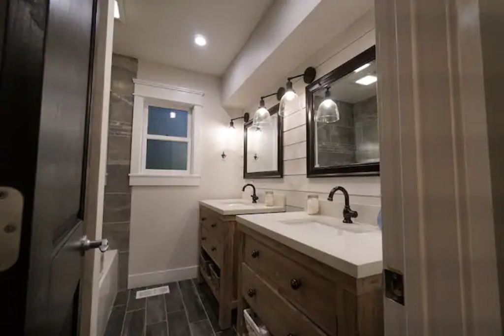Photo of Bathroom in Waverly