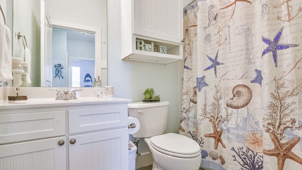 Photo of Bathroom in Red Fish Cove