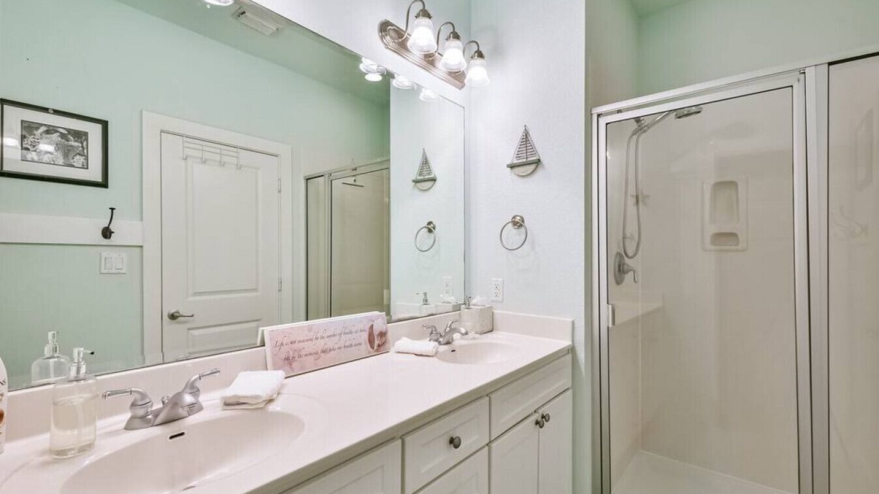 Photo of Bathroom in Red Fish Cove
